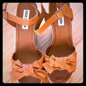BRAND NEW!! Steve Madden wedges
